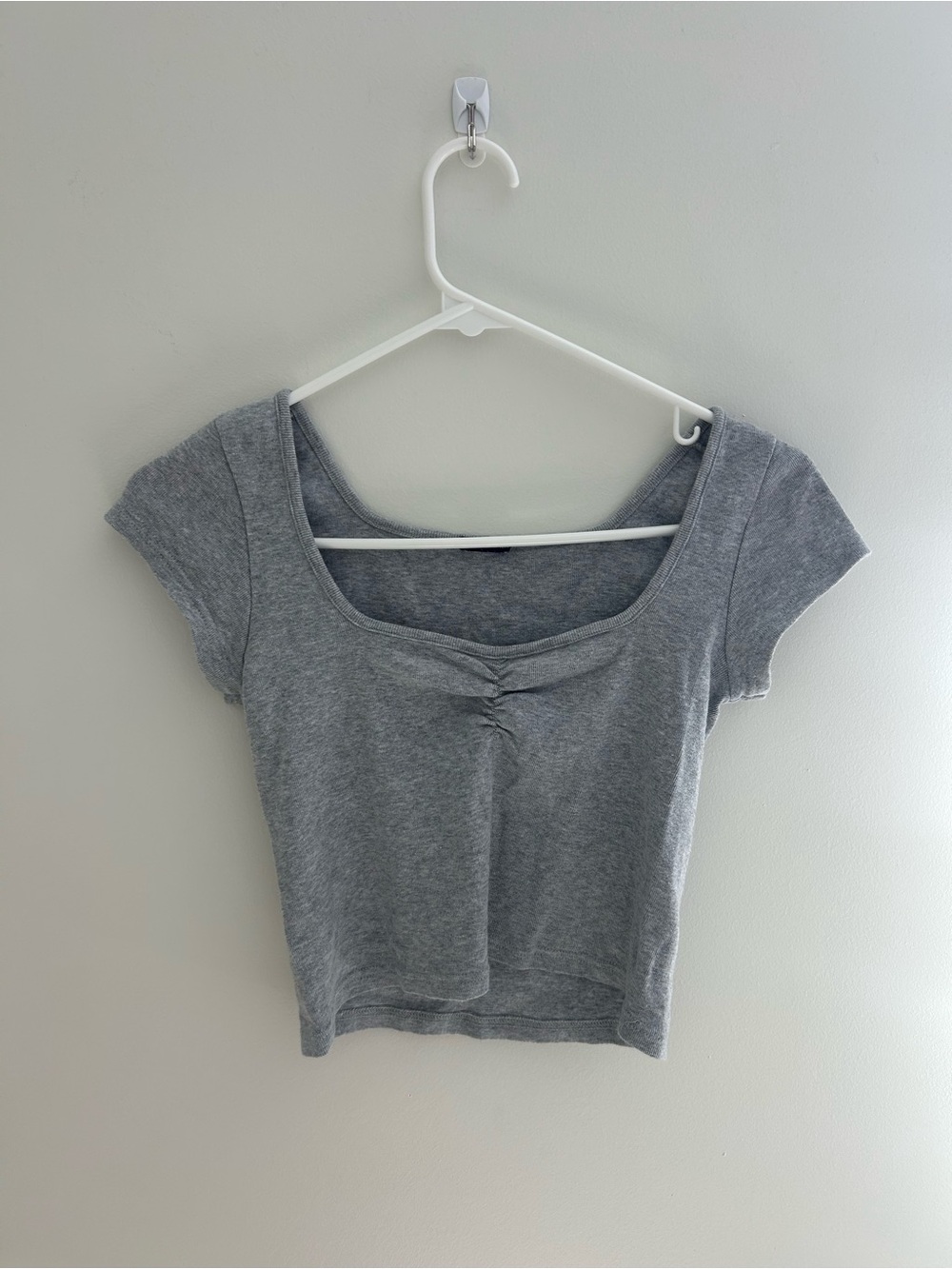 Brandy Melville Gray Scoop Neck Ruched Crop Tee
